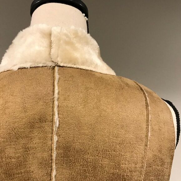 Open fake fur vest size M - Picture 8 of 12